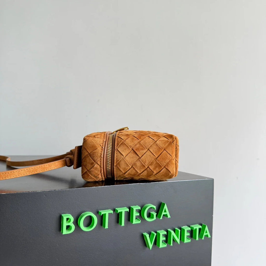 Bottega Veneta Bang Bang Vanity Case 789109 Suede brown