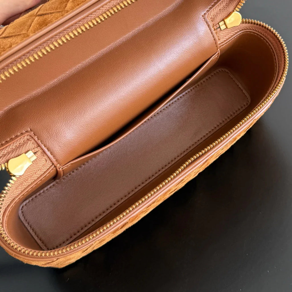 Bottega Veneta Bang Bang Vanity Case 789109 Suede brown