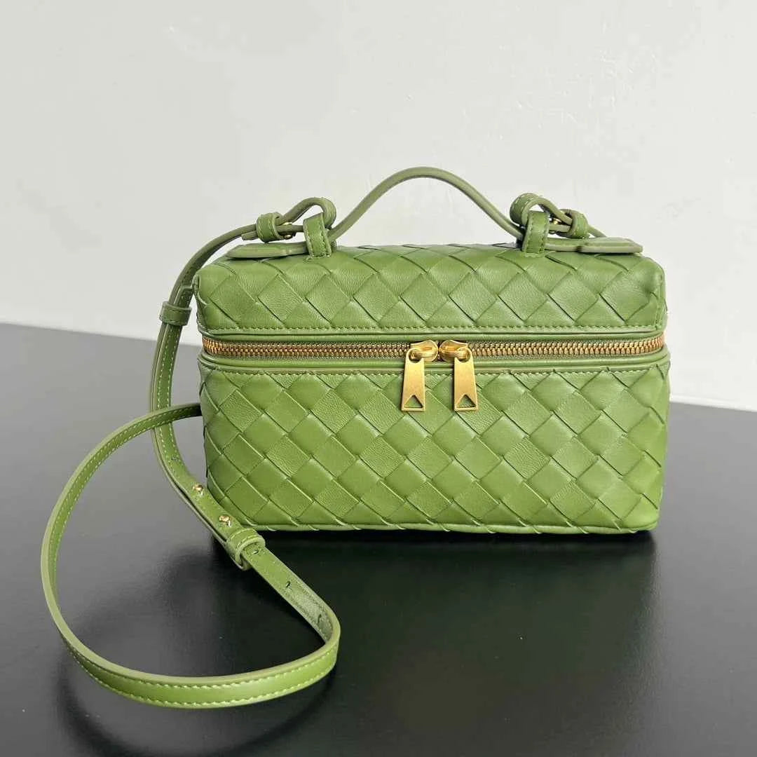 Bottega Veneta Bang Bang Vanity Case 789109 Calfskin green