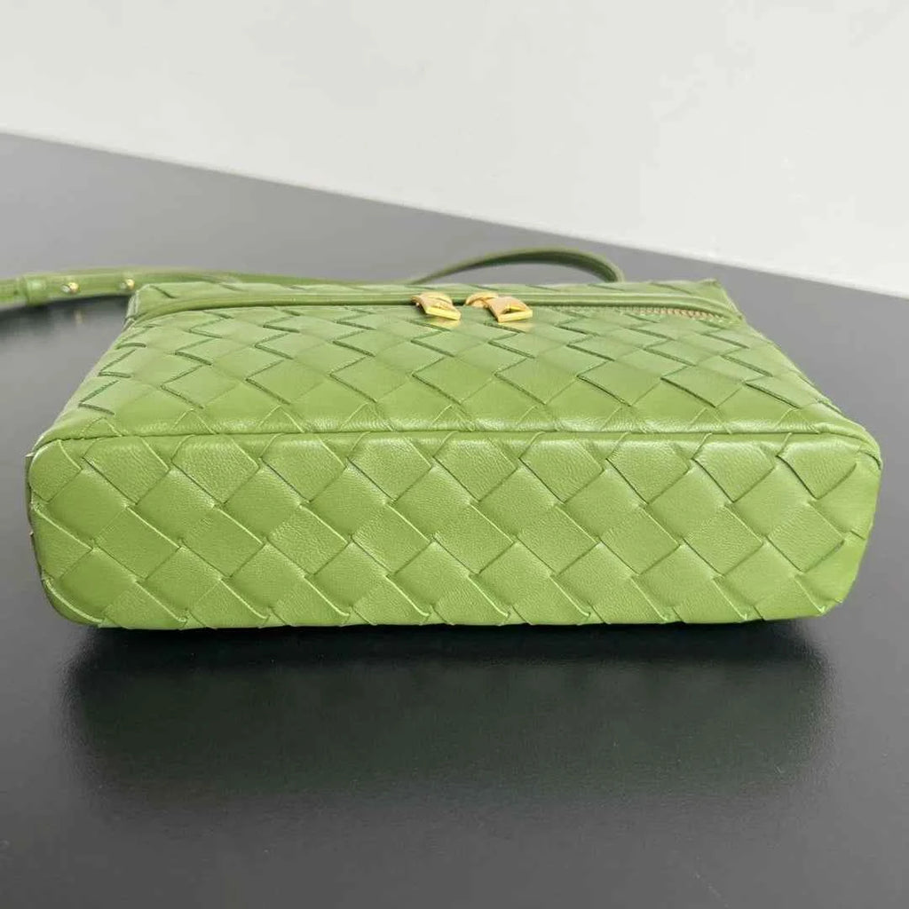 Bottega Veneta Bang Bang Vanity Case 789109 Calfskin green
