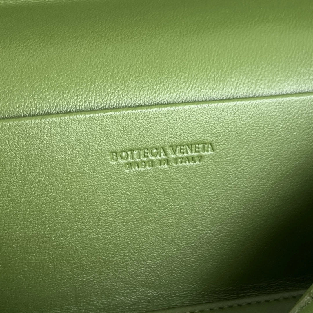 Bottega Veneta Bang Bang Vanity Case 789109 Calfskin green