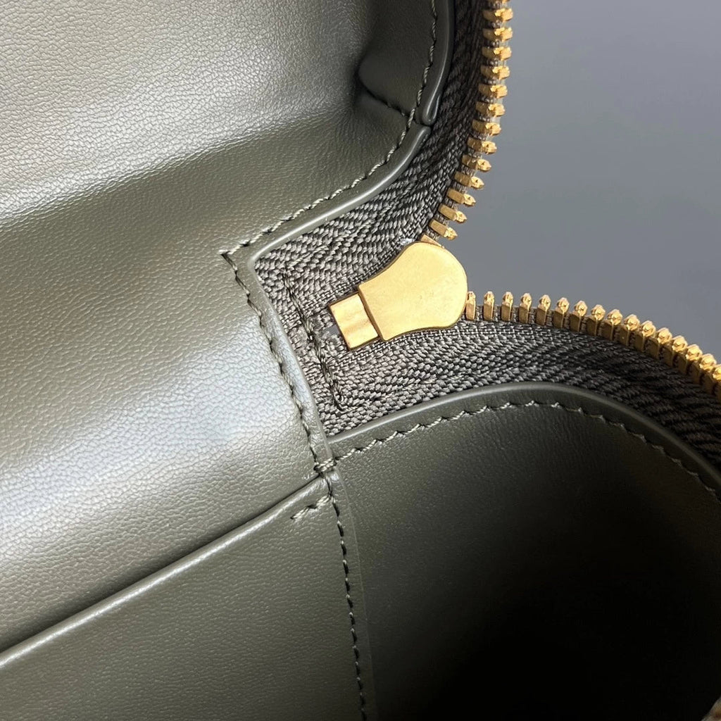 Bottega Veneta Bang Bang Vanity Case 789109 Calfskin army green