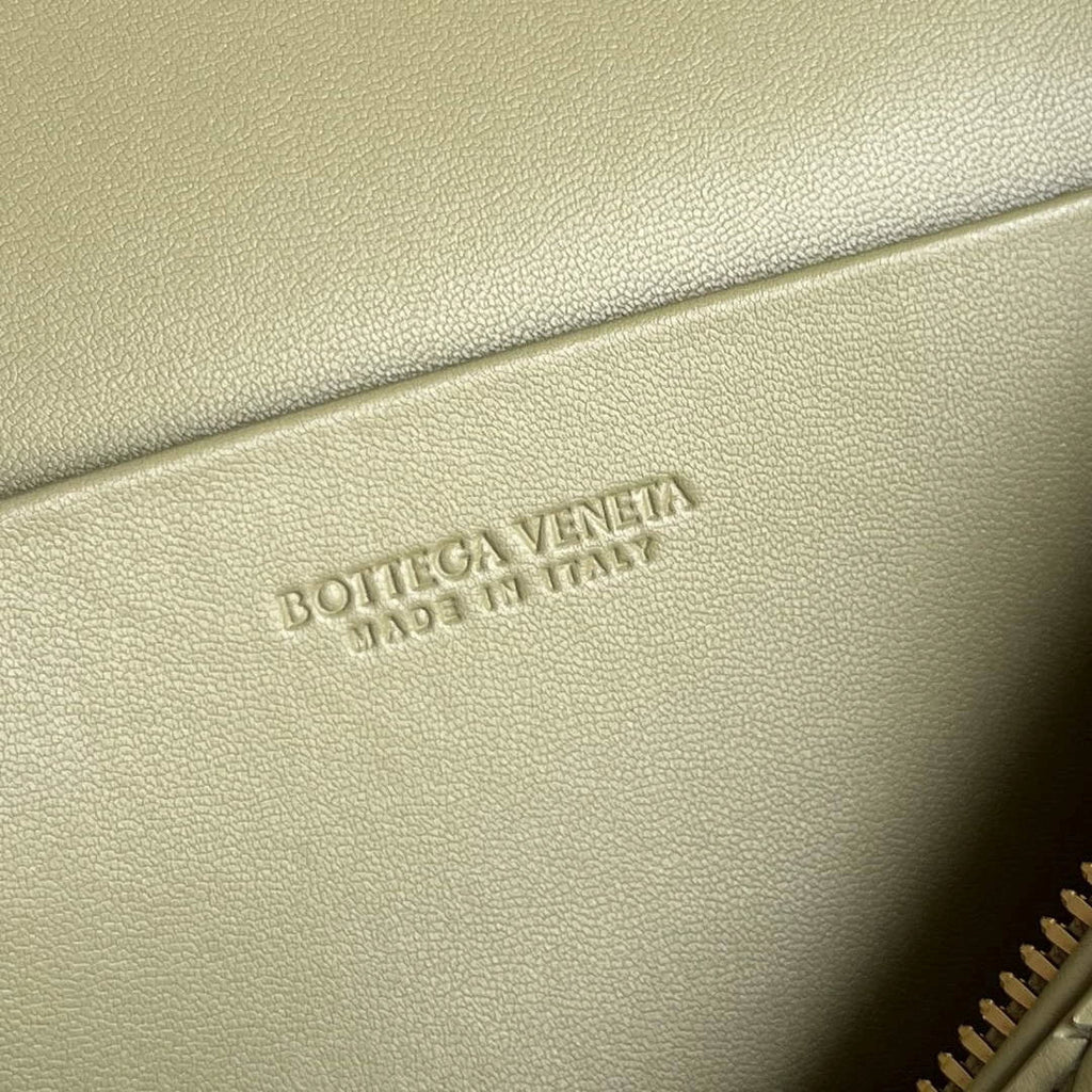 Bottega Veneta Bang Bang Vanity Case 789109 Calfskin light green