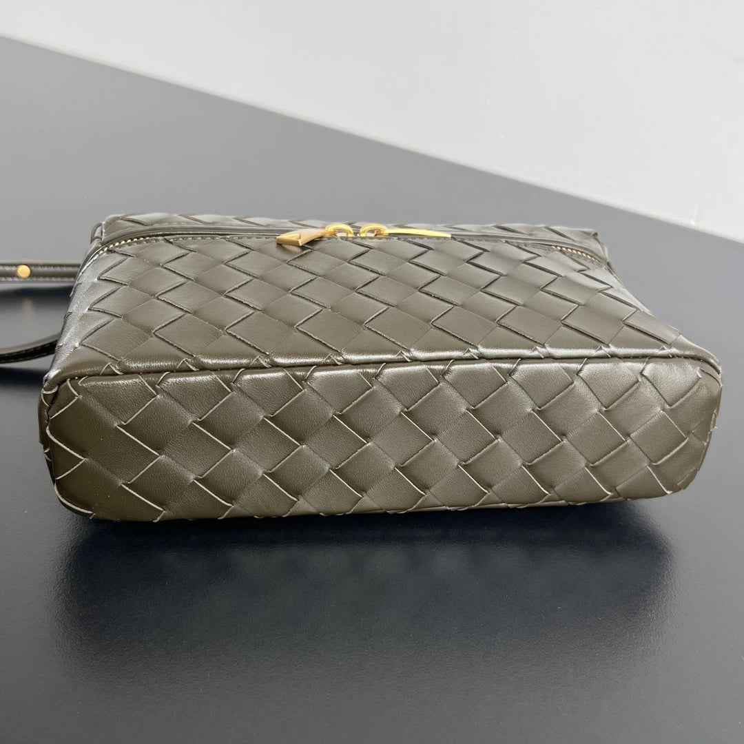 Bottega Veneta Bang Bang Vanity Case 789109 Calfskin dark green