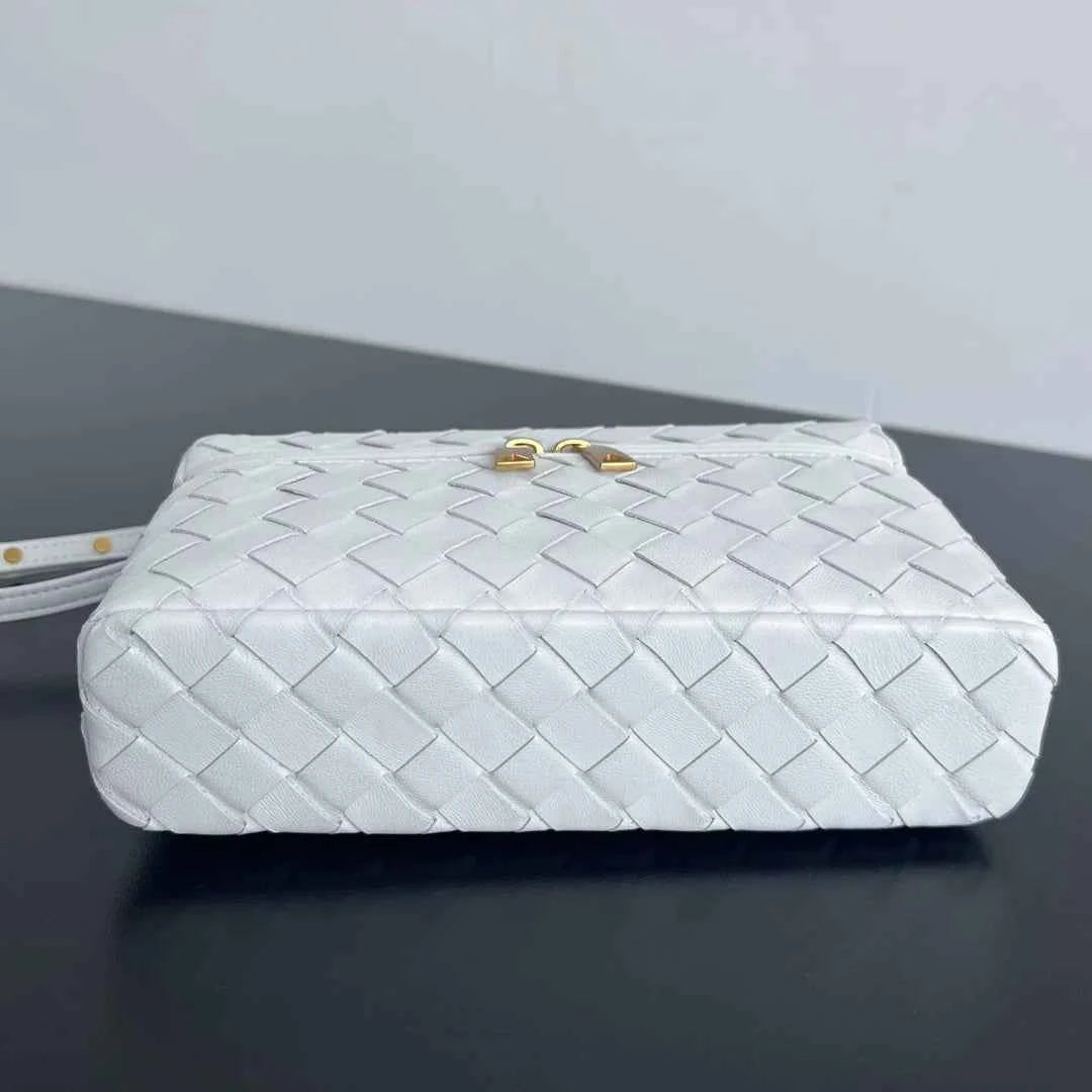 Bottega Veneta Bang Bang Vanity Case 789109 Calfskin white