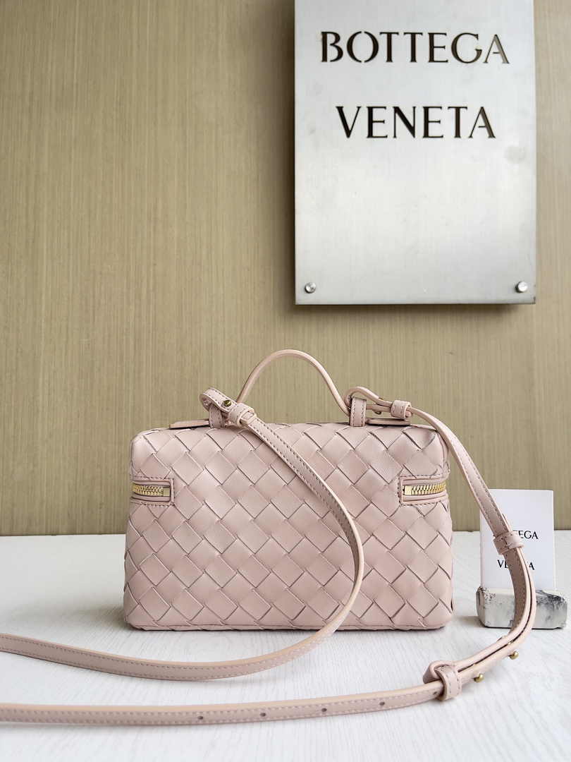 Bottega Veneta Bang Bang Vanity Case 789109 Powder Pink