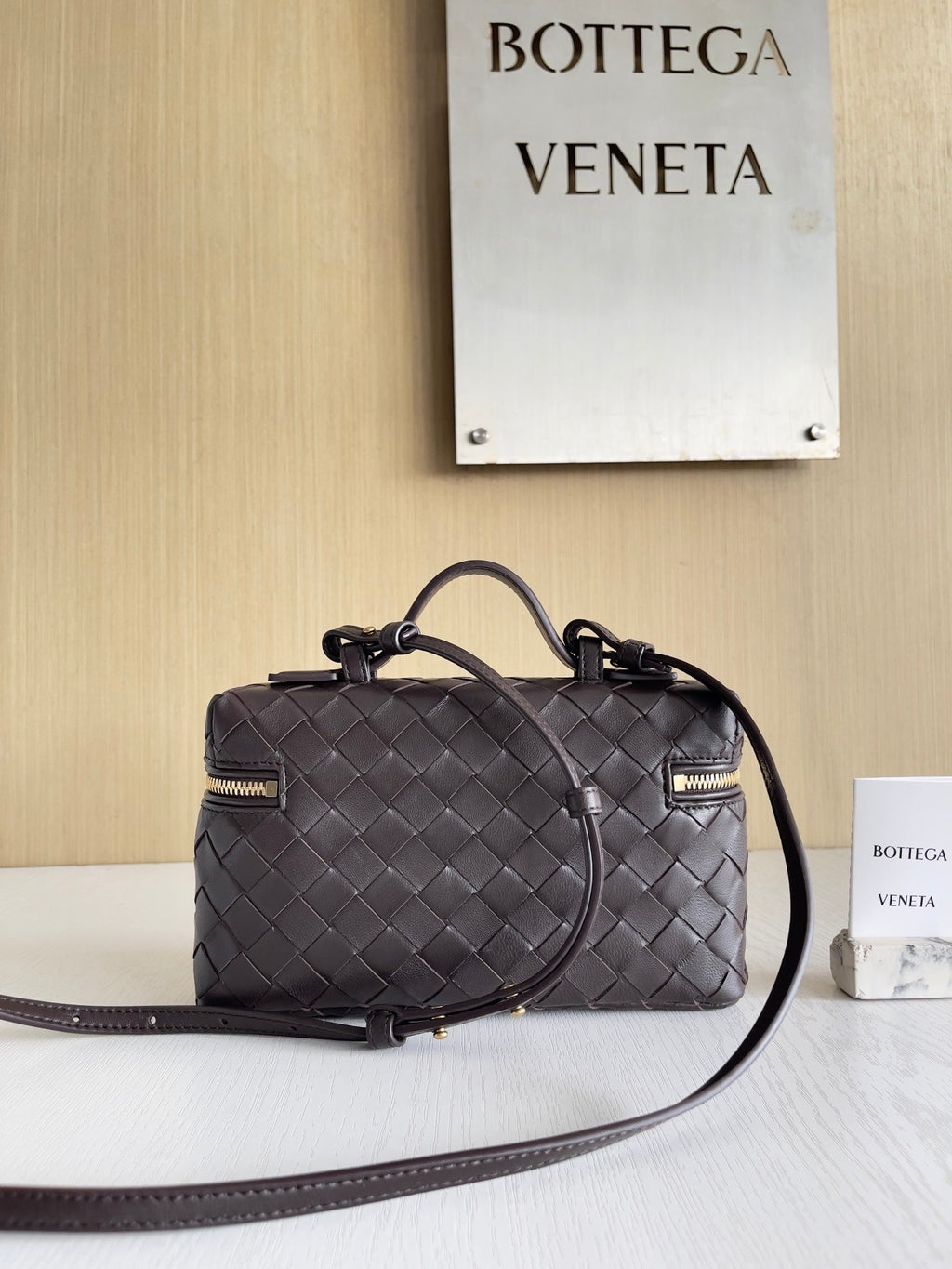 Bottega Veneta Bang Bang Vanity Case 789109 Brown
