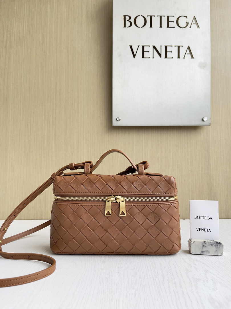 Bottega Veneta Bang Bang Vanity Case 789109 Brown