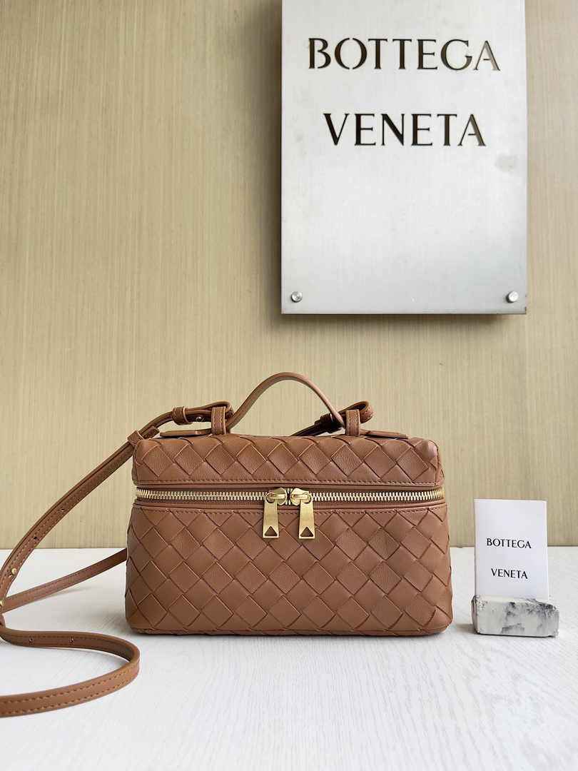 Bottega Veneta Bang Bang Vanity Case 789109 Brown
