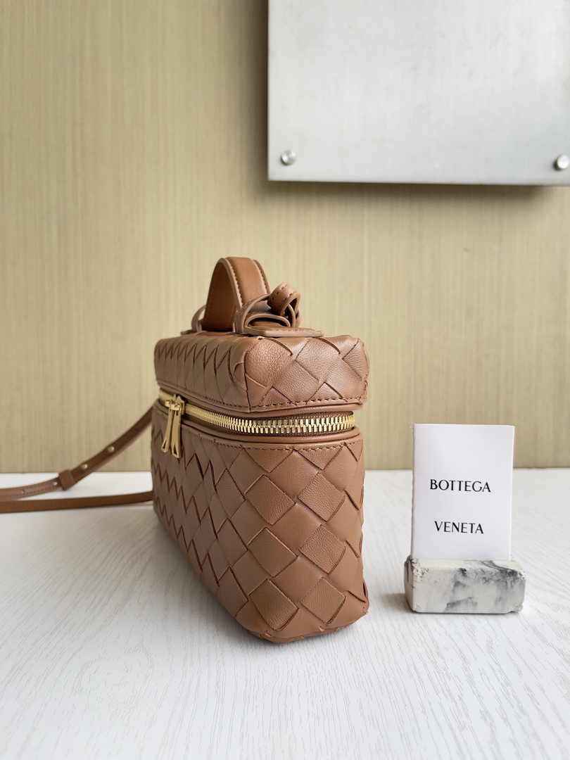 Bottega Veneta Bang Bang Vanity Case 789109 Brown