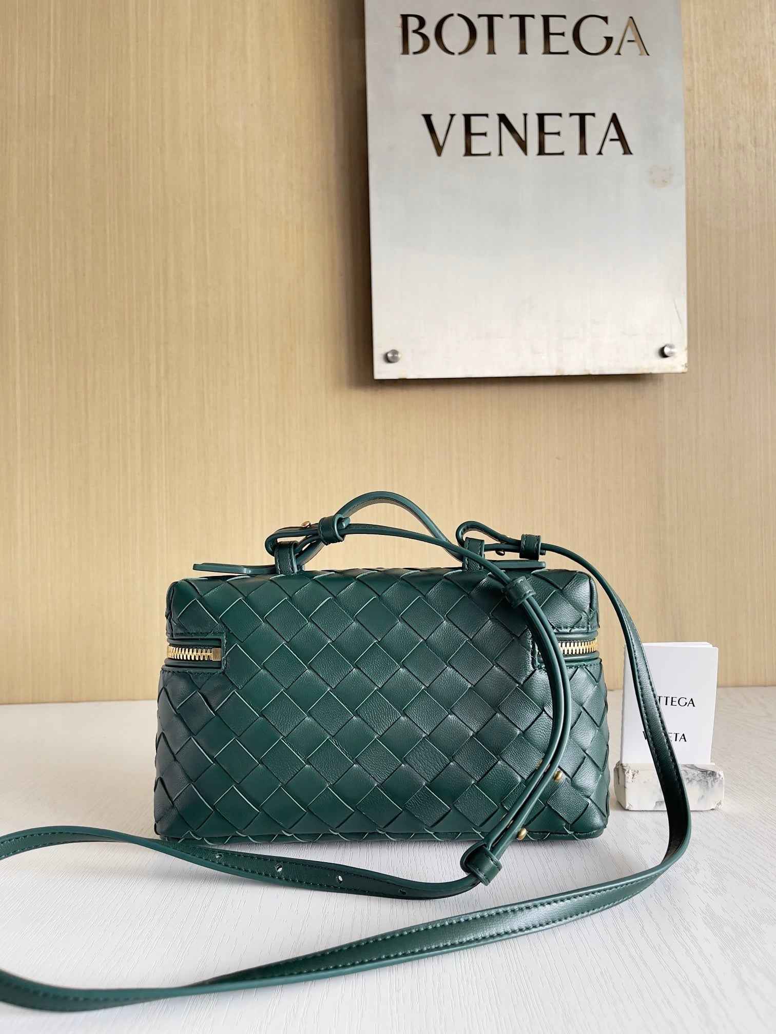 Bottega Veneta Bang Bang Vanity Case 789109 Green