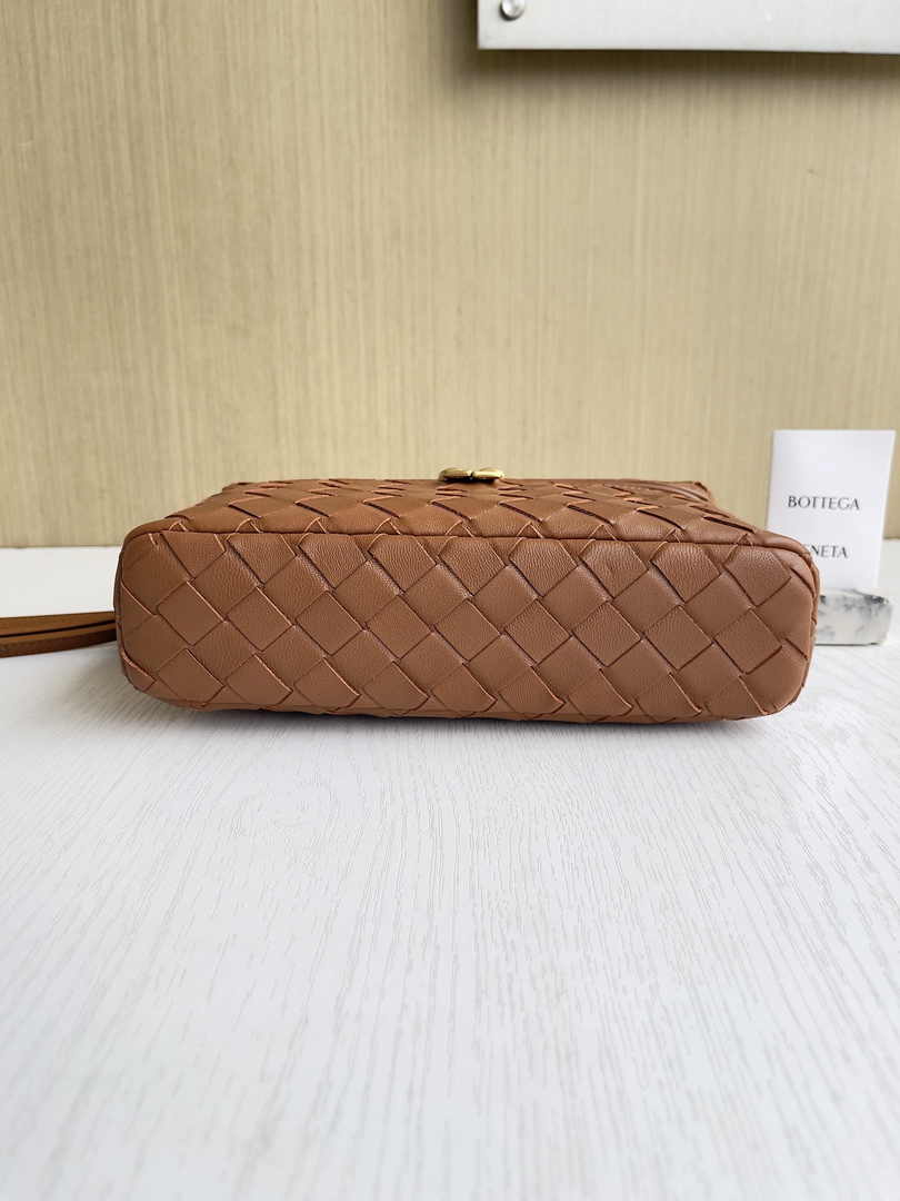 Bottega Veneta Bang Bang Vanity Case 789109 Brown