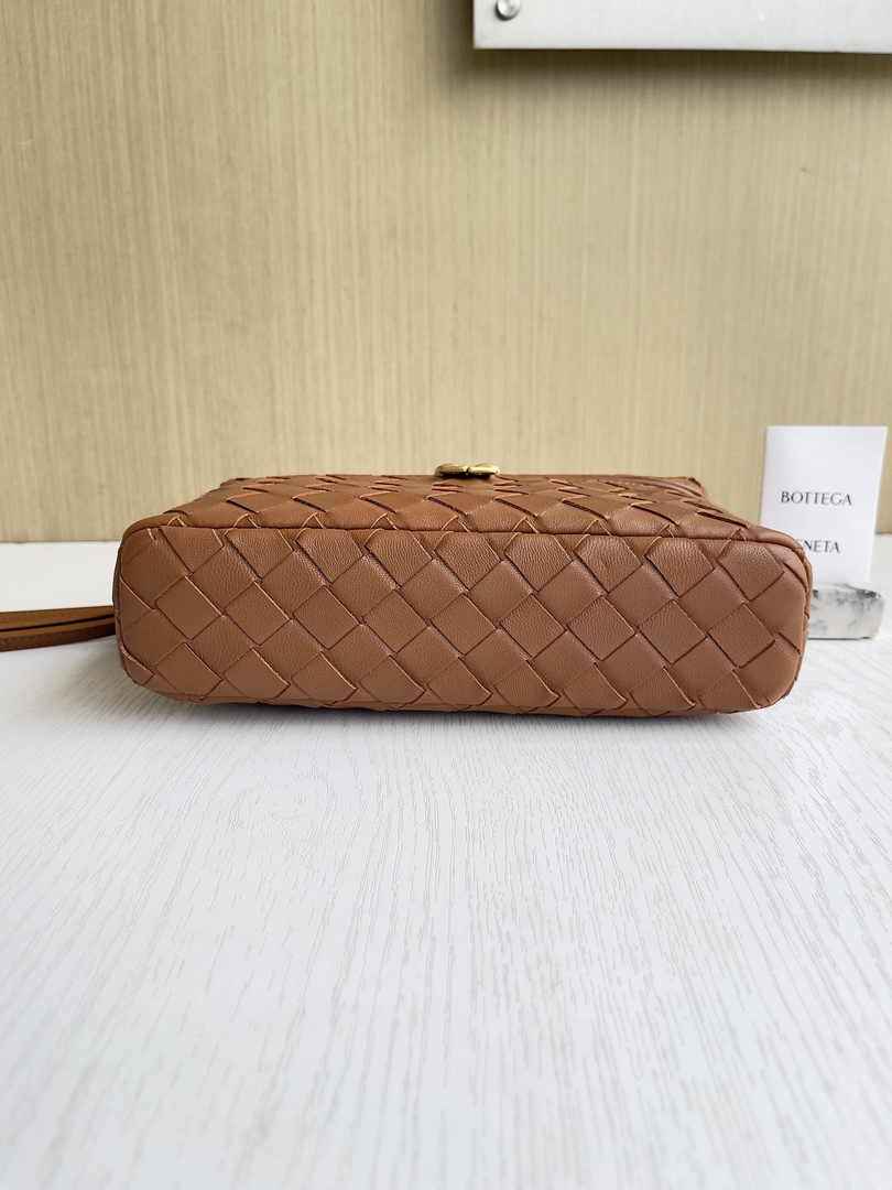 Bottega Veneta Bang Bang Vanity Case 789109 Brown