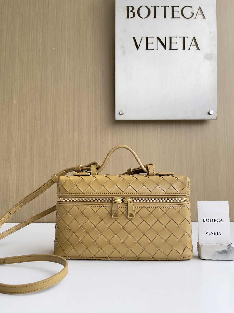 Bottega Veneta Bang Bang Vanity Case 789109 Apricot