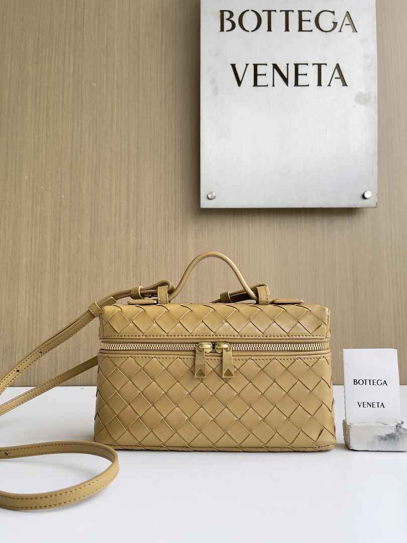 Bottega Veneta Bang Bang Vanity Case 789109 Apricot