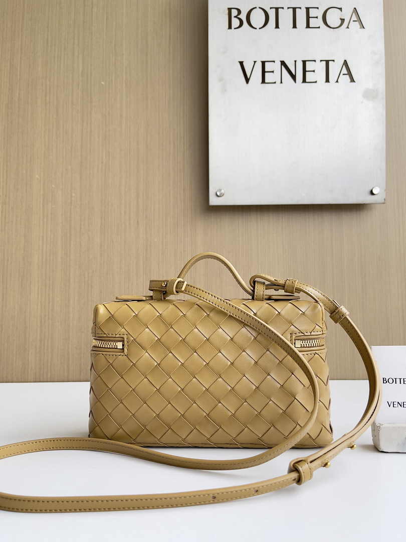 Bottega Veneta Bang Bang Vanity Case 789109 Apricot