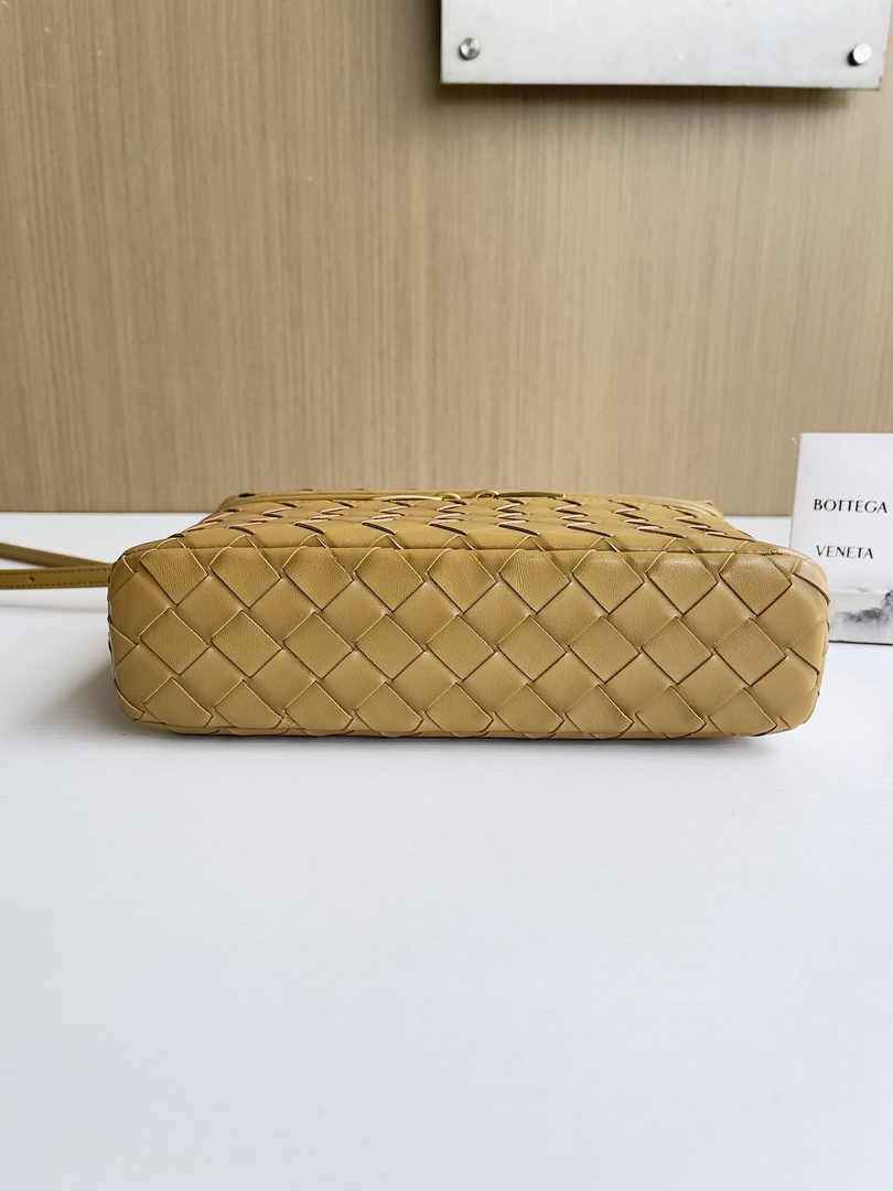 Bottega Veneta Bang Bang Vanity Case 789109 Apricot