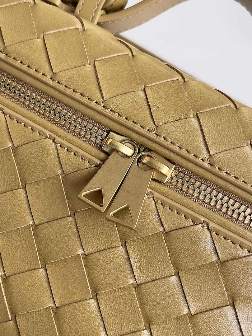 Bottega Veneta Bang Bang Vanity Case 789109 Apricot