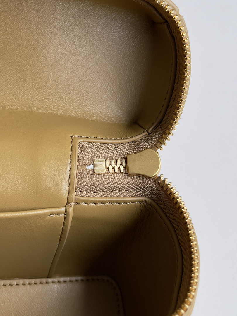 Bottega Veneta Bang Bang Vanity Case 789109 Apricot