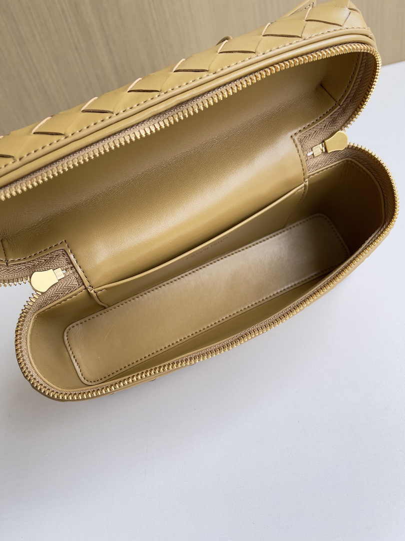 Bottega Veneta Bang Bang Vanity Case 789109 Apricot