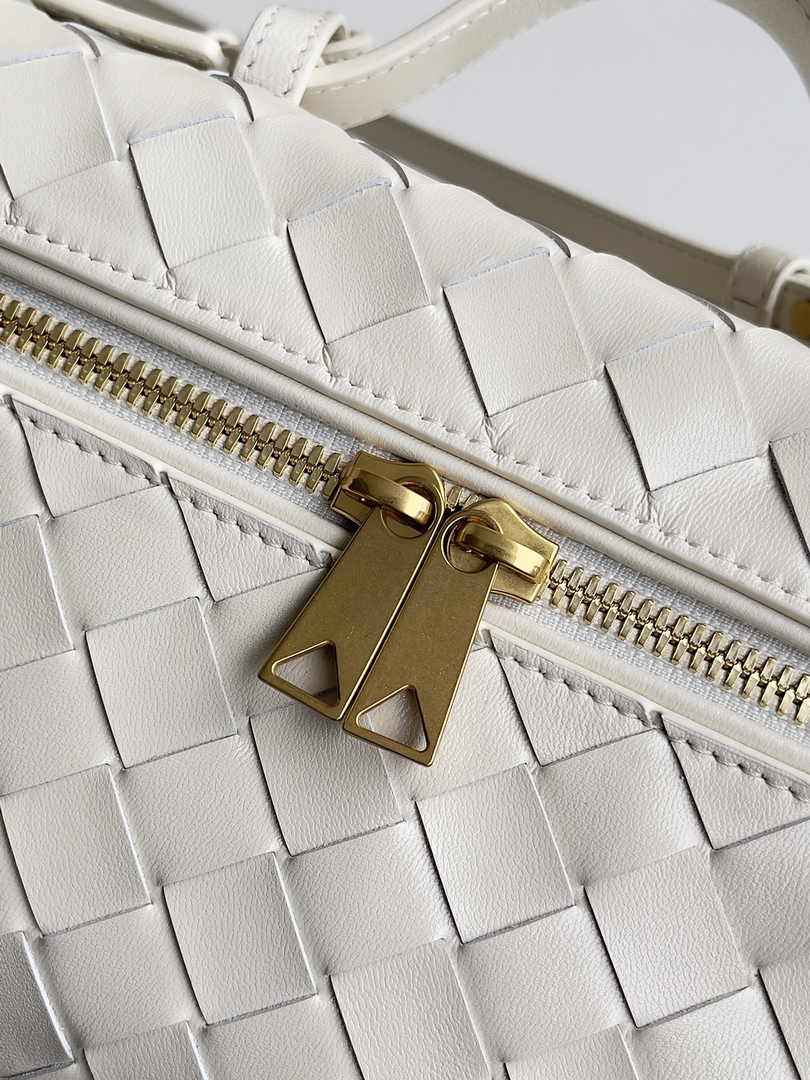 Bottega Veneta Bang Bang Vanity Case 789109 Beige