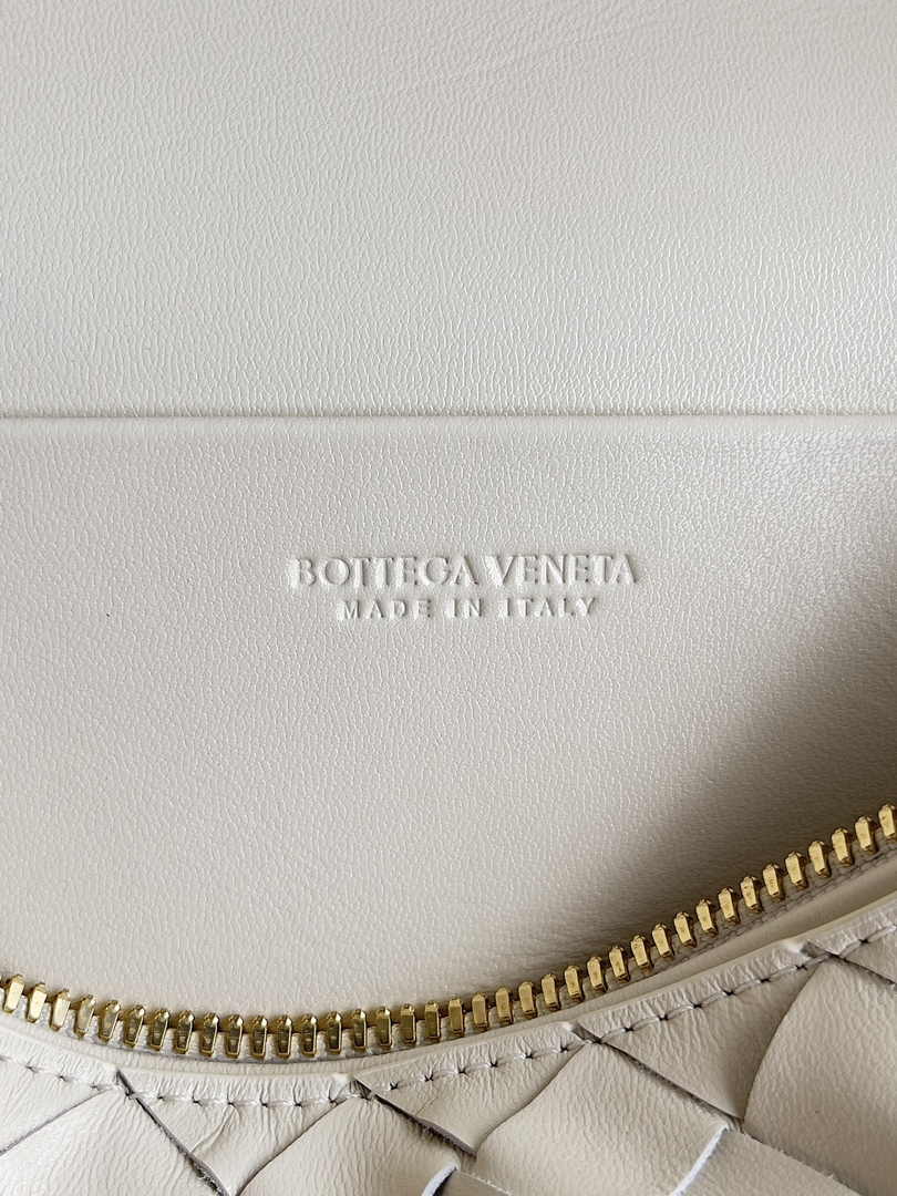 Bottega Veneta Bang Bang Vanity Case 789109 Beige