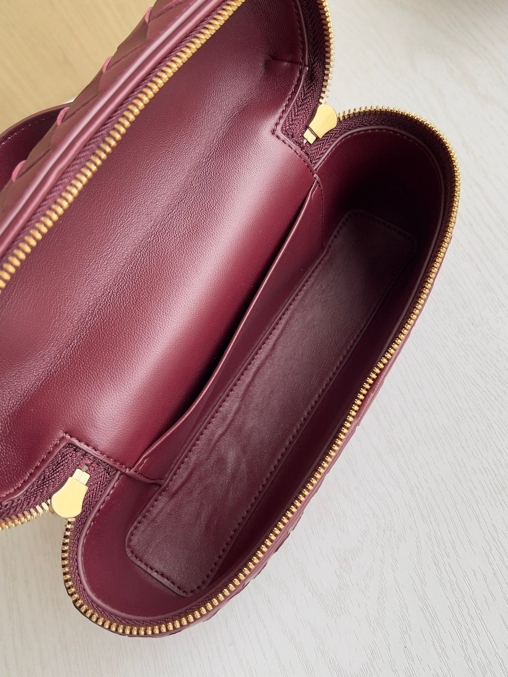 Bottega Veneta Bang Bang Vanity Case 789109 Cherry