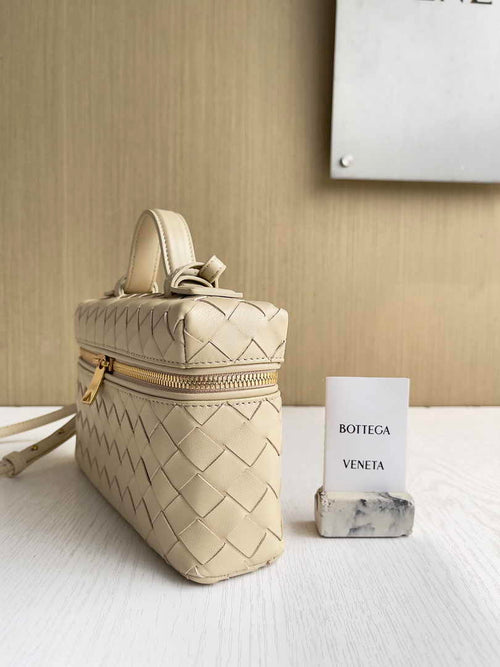 Bottega Veneta Bang Bang Vanity Case 789109 Beige