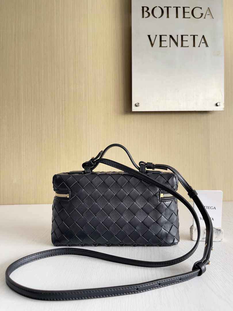 Bottega Veneta Bang Bang Vanity Case 789109 Black