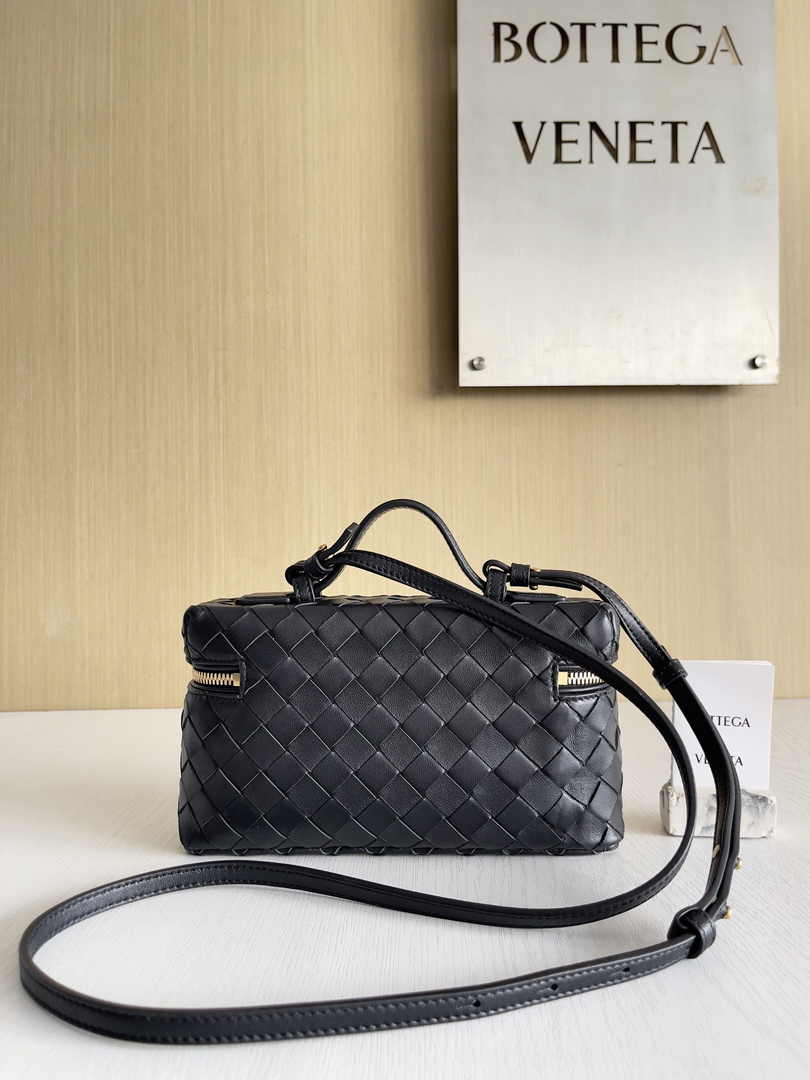 Bottega Veneta Bang Bang Vanity Case 789109 Black