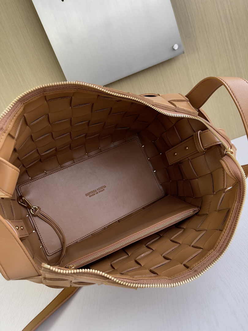 Bottega Veneta Bowling Cassette Bag 730327 Lambskin Brown