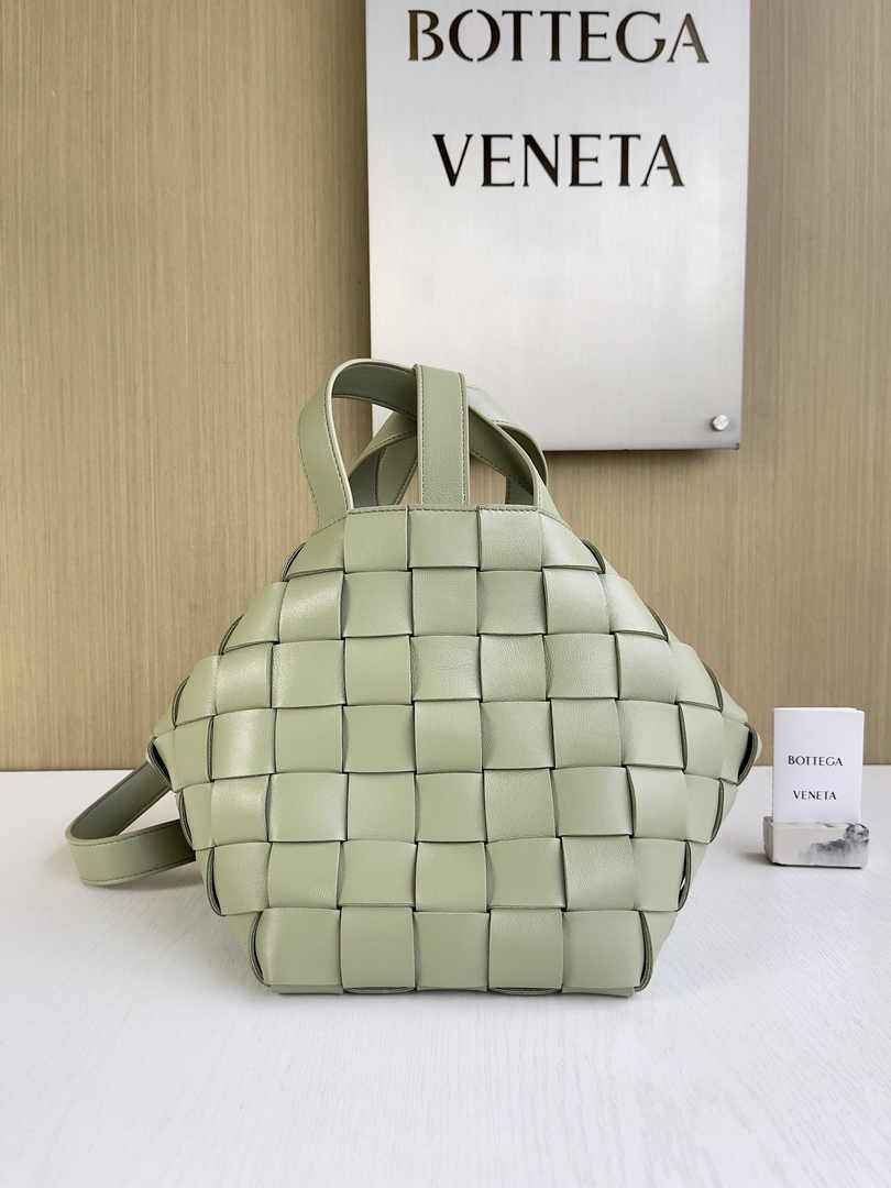 Bottega Veneta Bowling Cassette Bag 730327 Lambskin Light Green