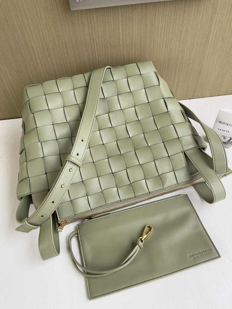 Bottega Veneta Bowling Cassette Bag 730327 Lambskin Light Green