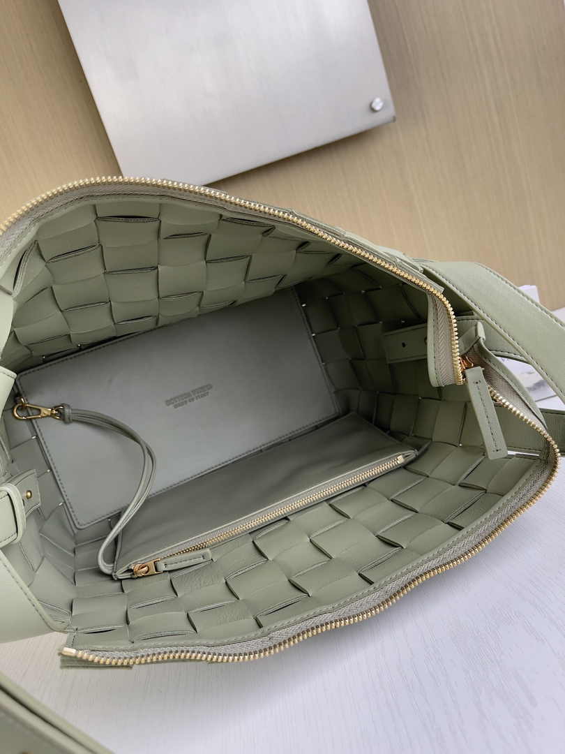 Bottega Veneta Bowling Cassette Bag 730327 Lambskin Light Green