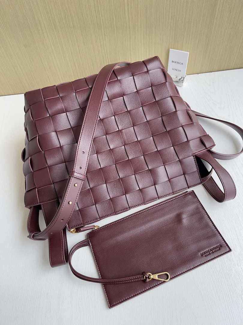 Bottega Veneta Bowling Cassette Bag 730327 Lambskin Wine Red