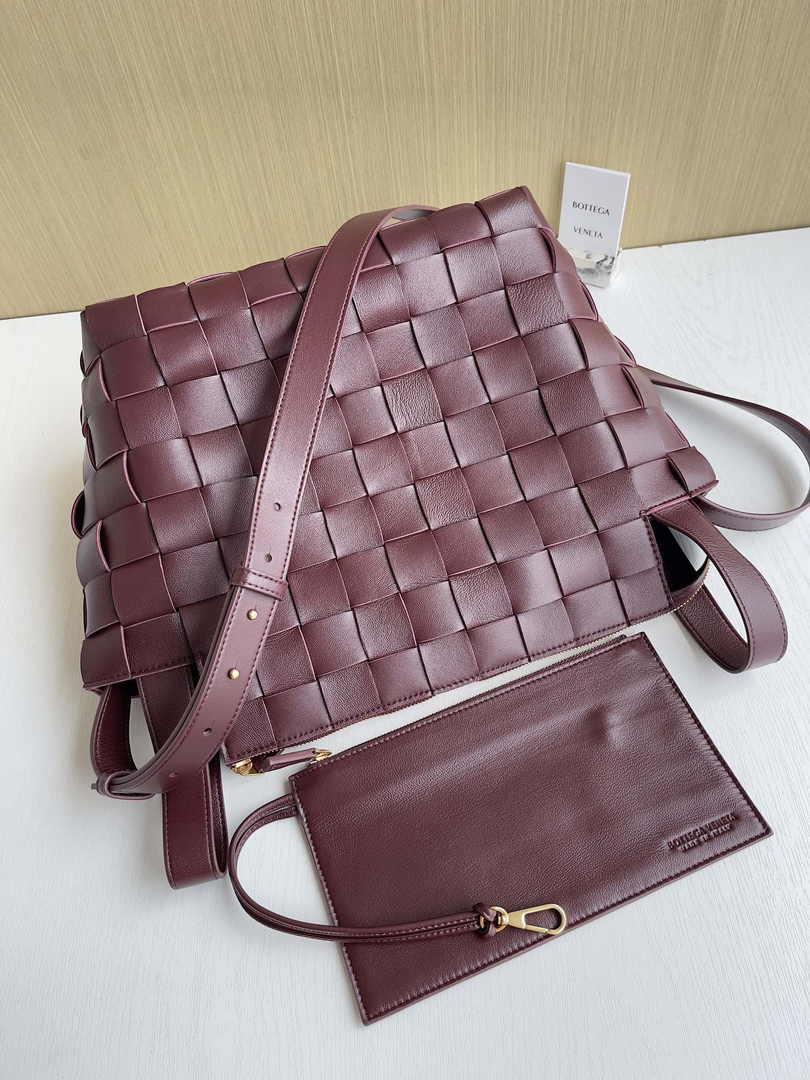 Bottega Veneta Bowling Cassette Bag 730327 Lambskin Wine Red