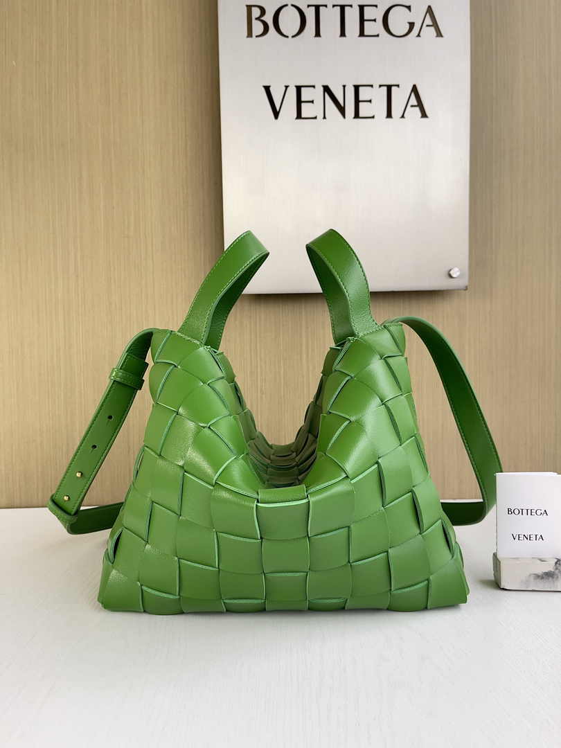 Bottega Veneta Bowling Cassette Bag 730327 Lambskin Green
