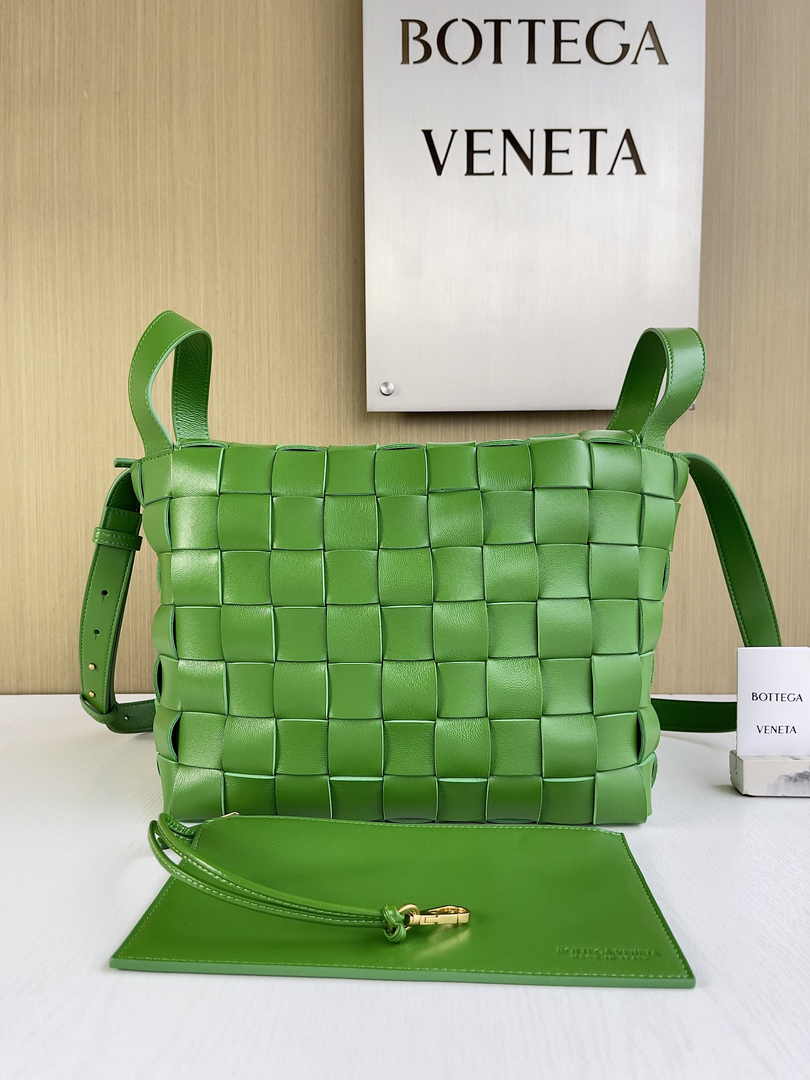 Bottega Veneta Bowling Cassette Bag 730327 Lambskin Green