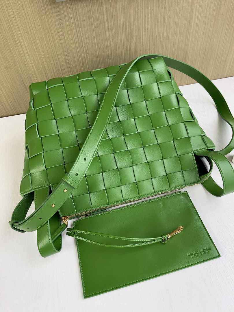 Bottega Veneta Bowling Cassette Bag 730327 Lambskin Green