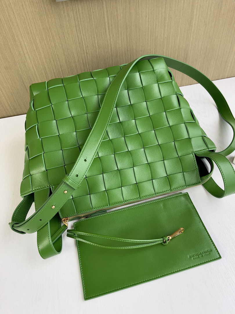 Bottega Veneta Bowling Cassette Bag 730327 Lambskin Green