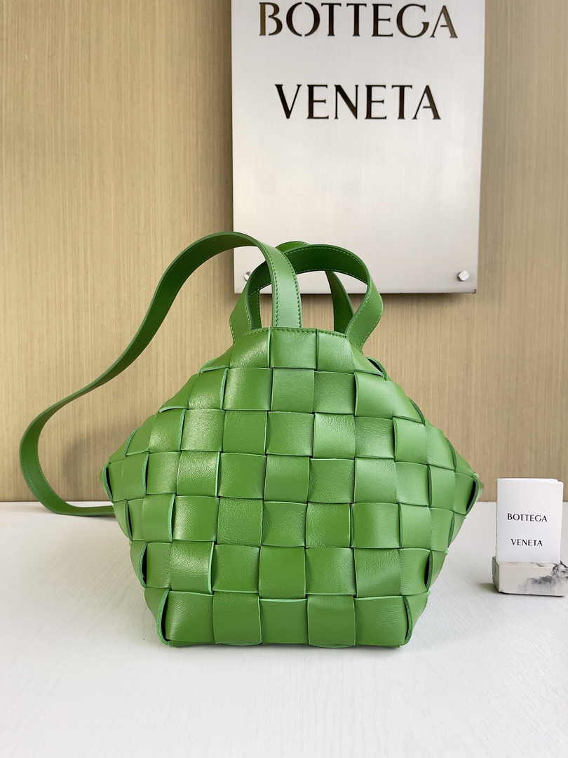 Bottega Veneta Bowling Cassette Bag 730327 Lambskin Green