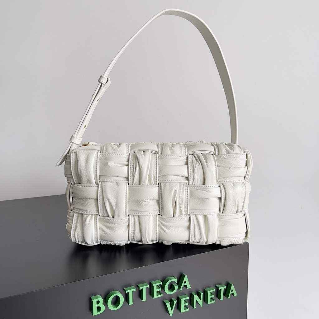 Bottega Veneta BV 717090 Brick Cassette In White