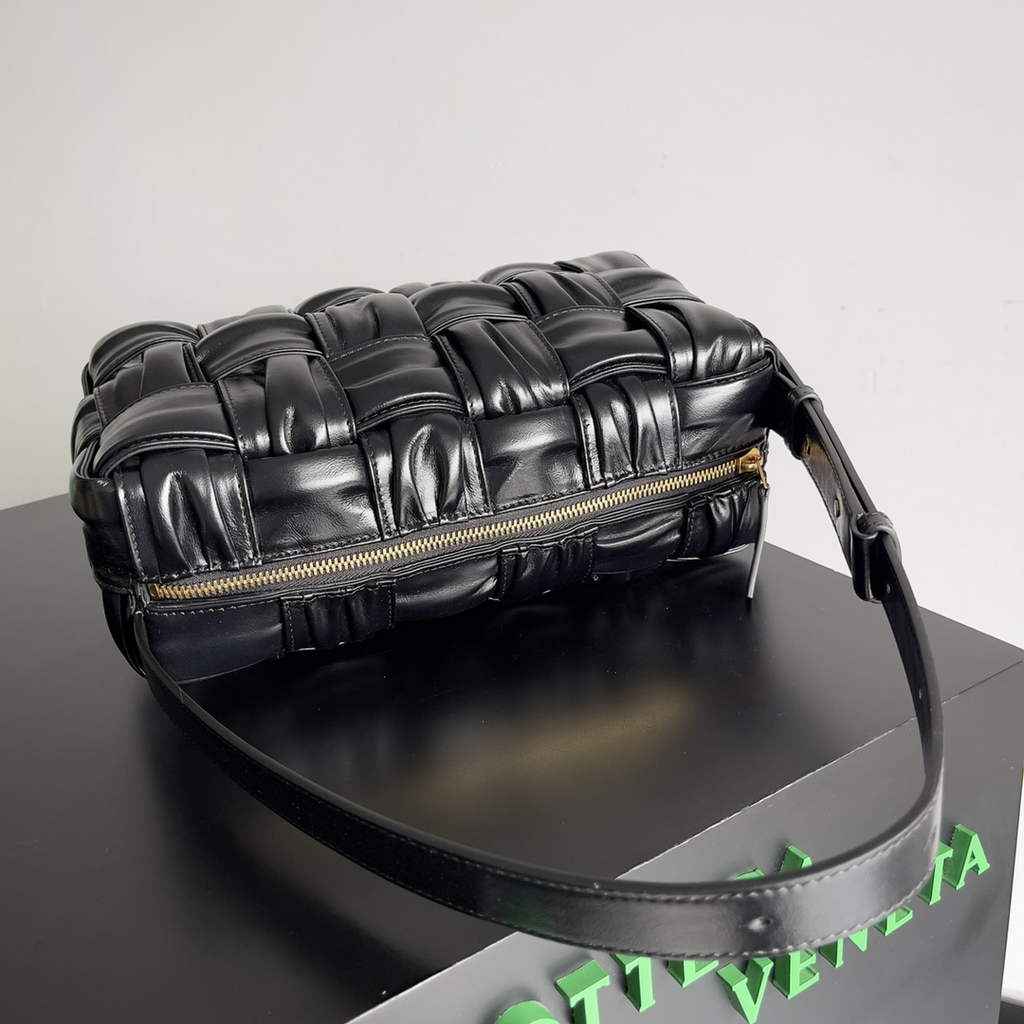 Bottega Veneta BV 717090 Brick Cassette In Black
