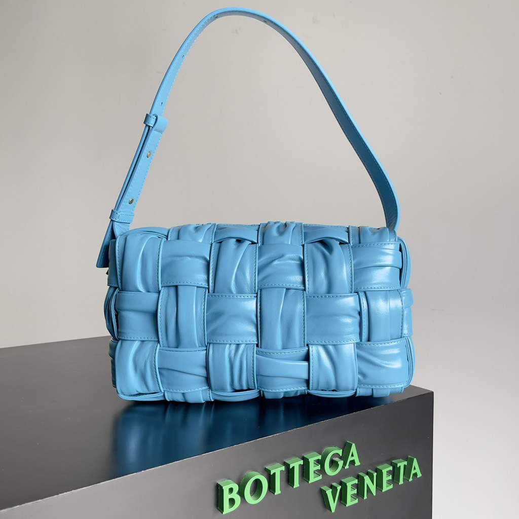 Bottega Veneta BV 717090 Brick Cassette In Blue