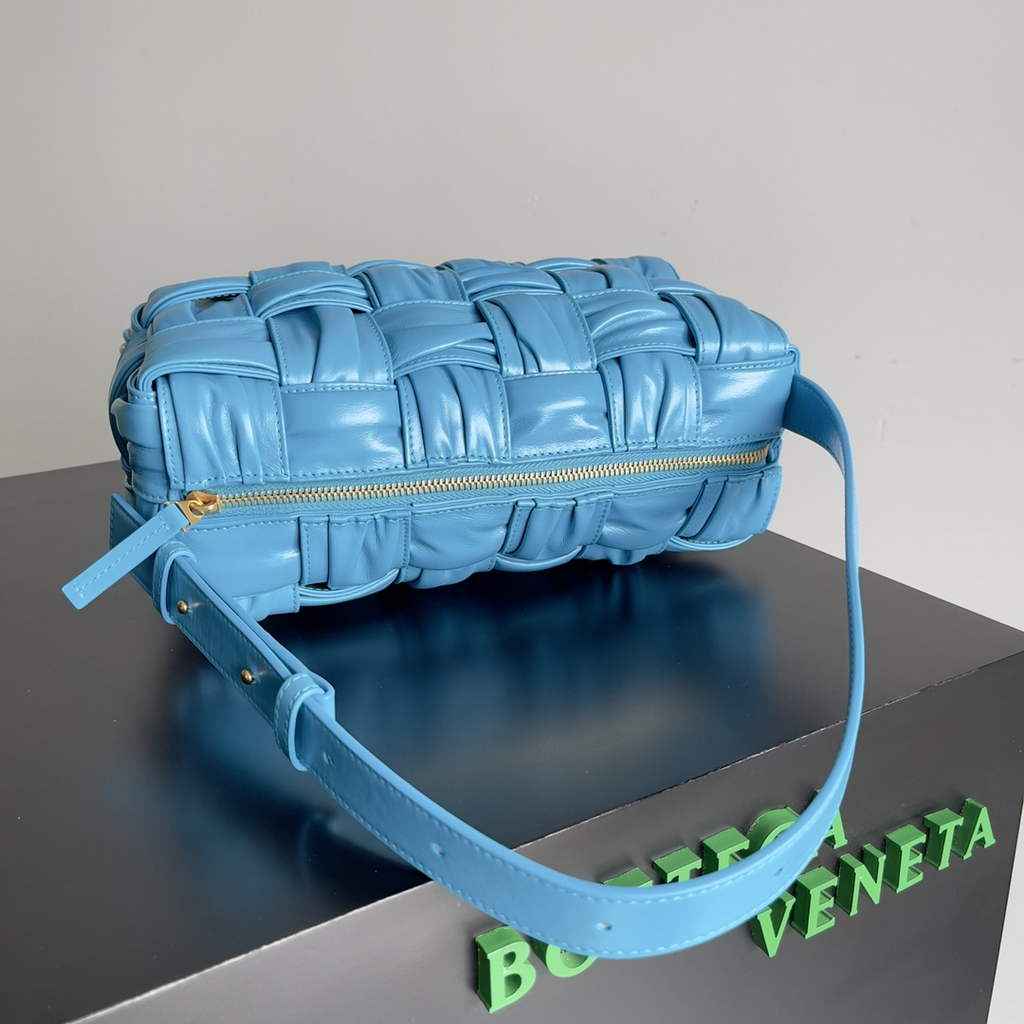 Bottega Veneta BV 717090 Brick Cassette In Blue