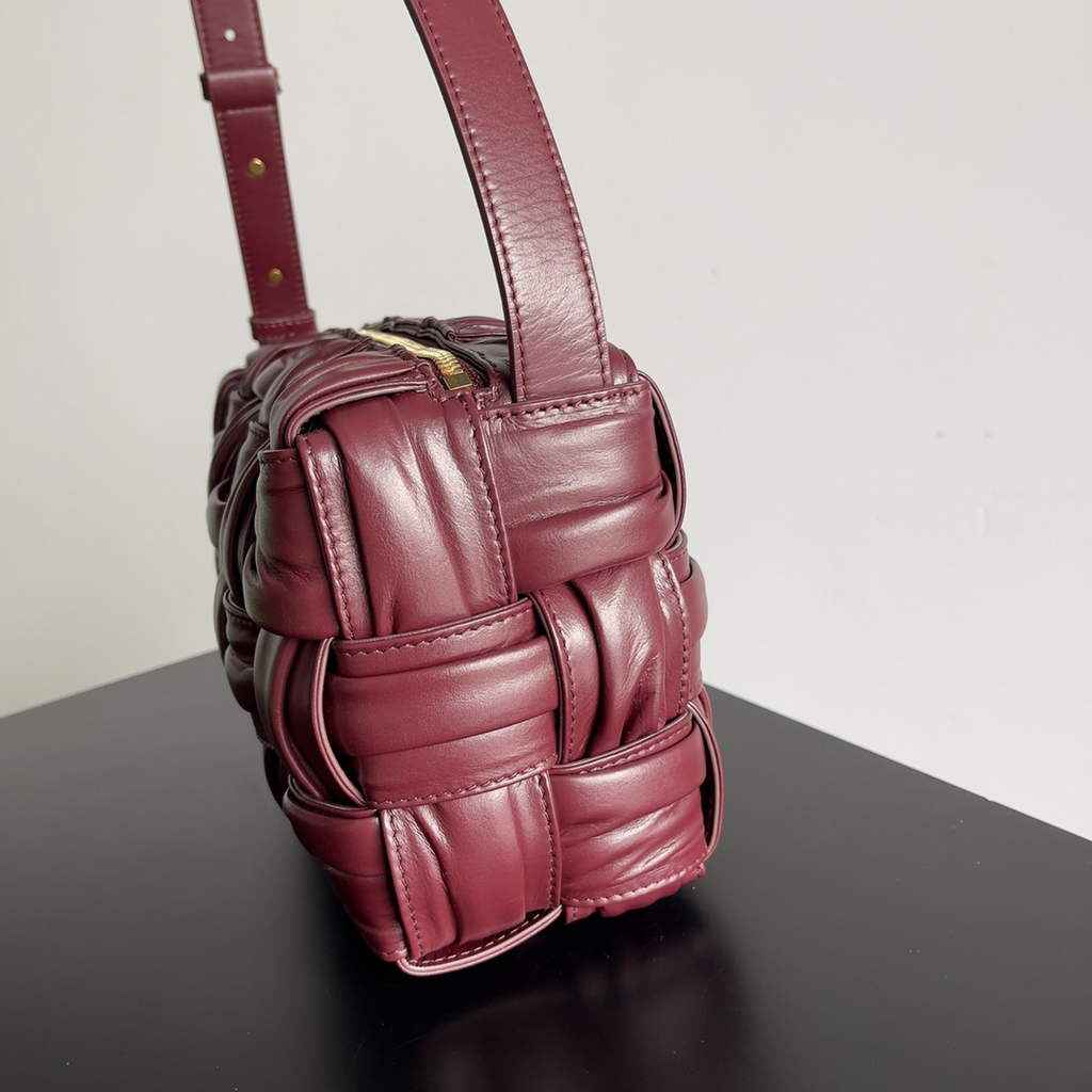 Bottega Veneta BV 717090 Brick Cassette In Wine Red