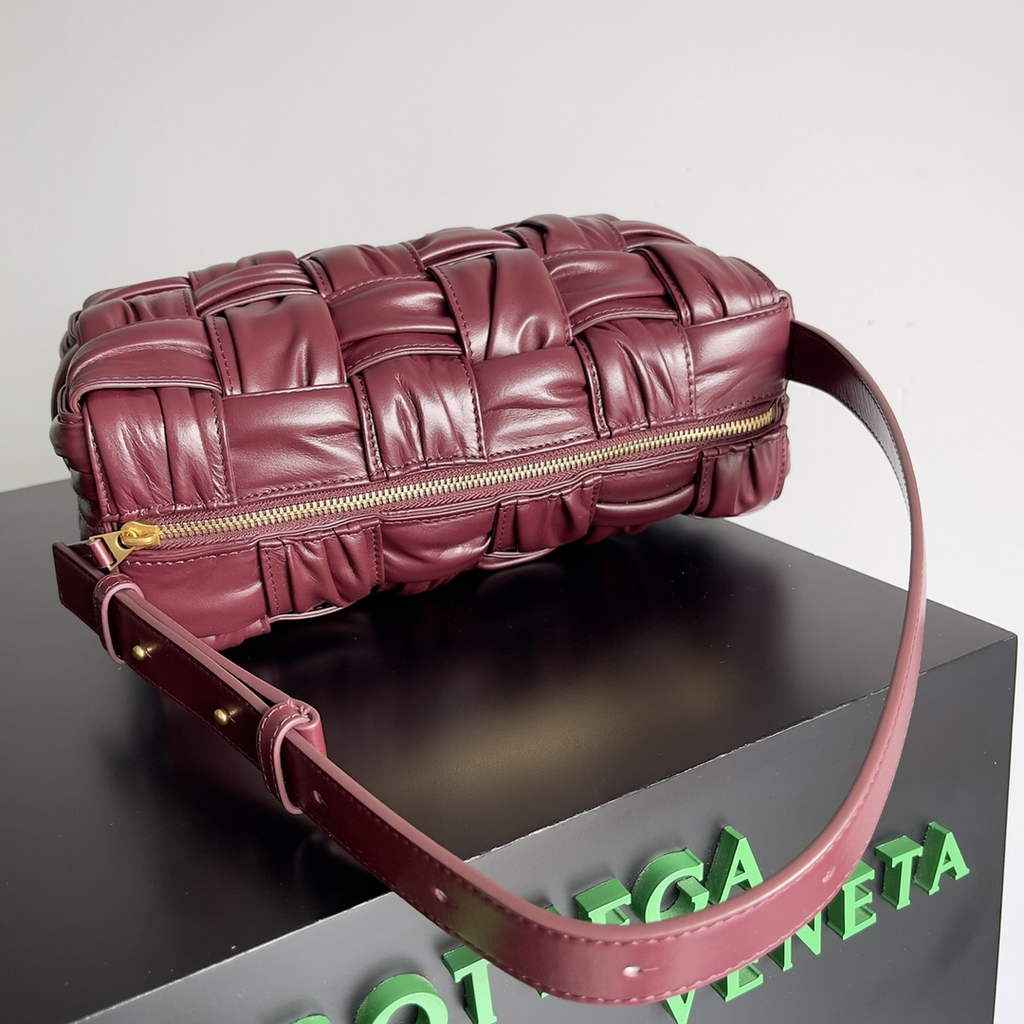 Bottega Veneta BV 717090 Brick Cassette In Wine Red