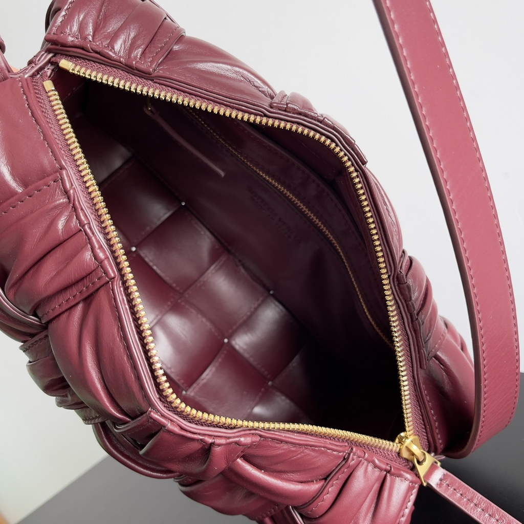 Bottega Veneta BV 717090 Brick Cassette In Wine Red