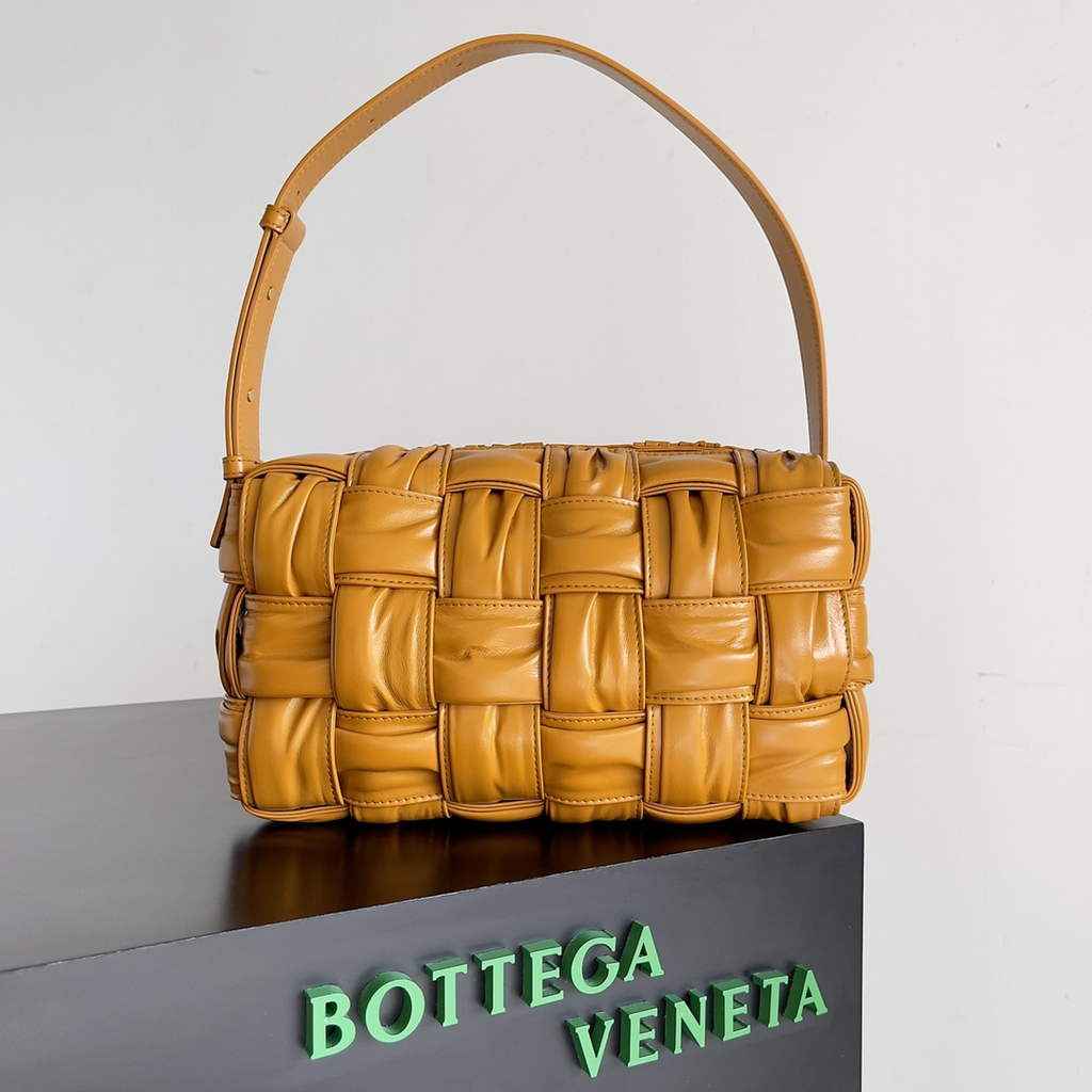 Bottega Veneta BV 717090 Brick Cassette In Tan