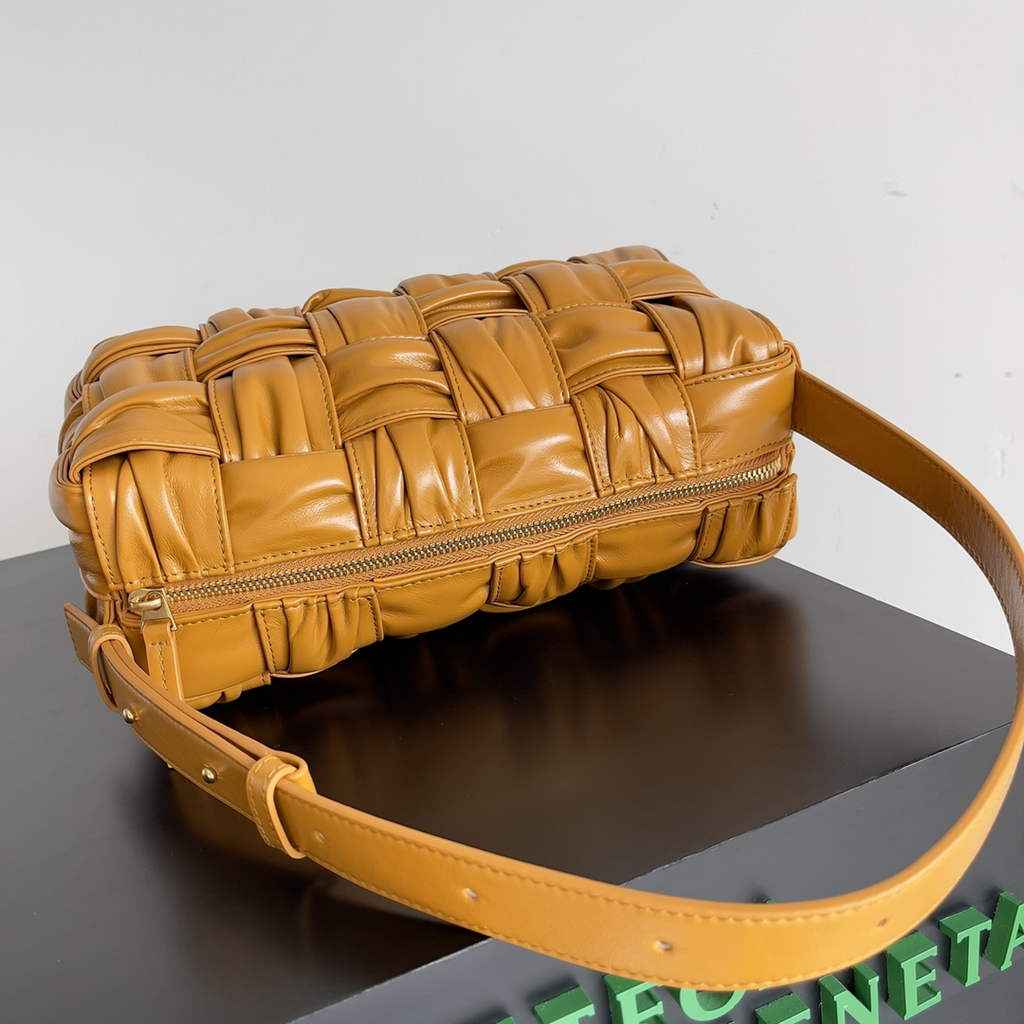 Bottega Veneta BV 717090 Brick Cassette In Tan
